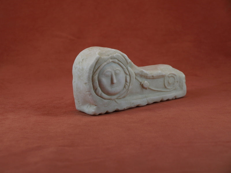 Pulvini con cabeza de Medusa