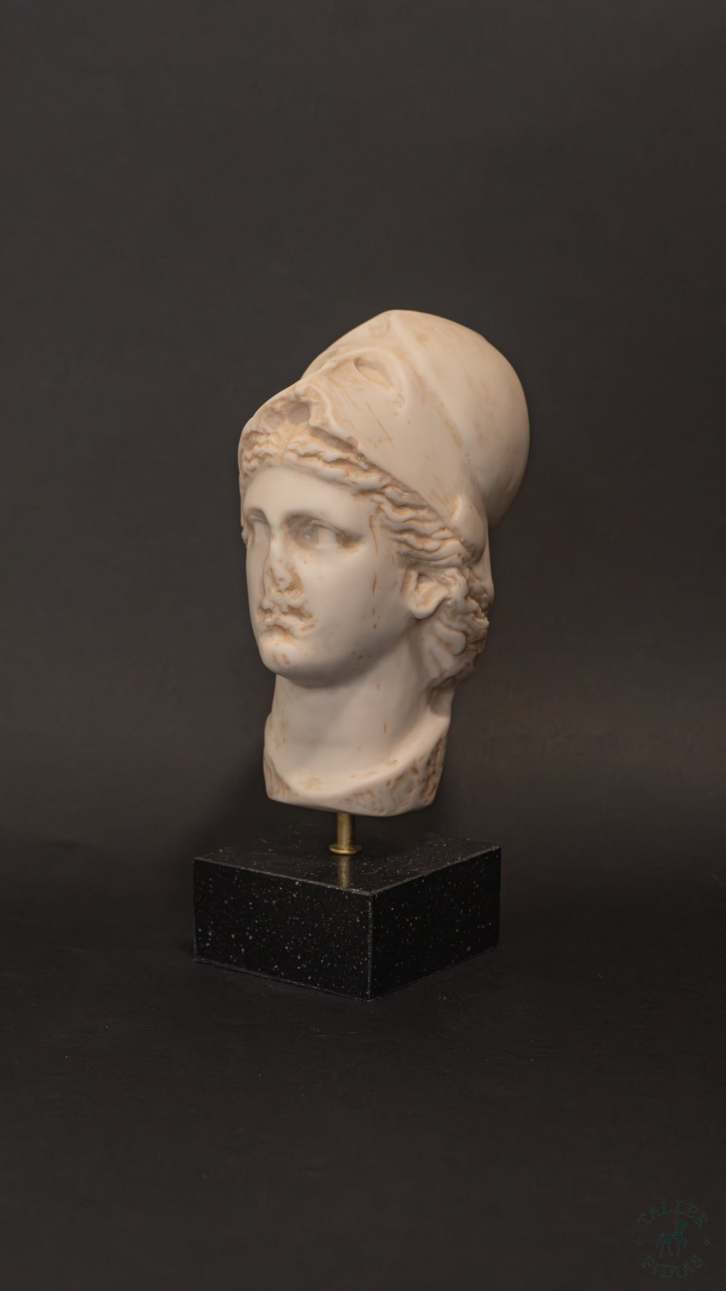 Minerva (Pequeña)