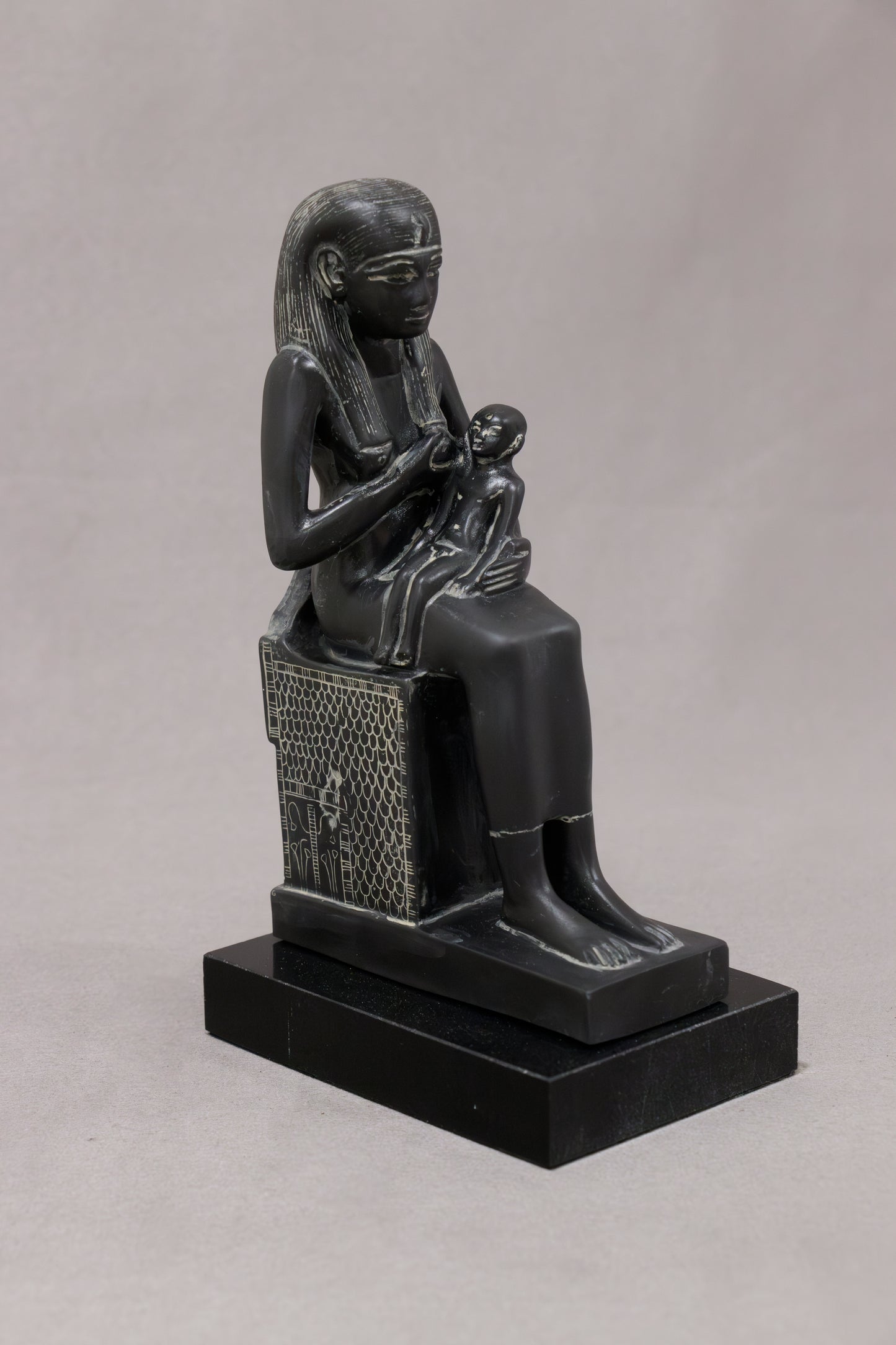 Isis con Horus niño