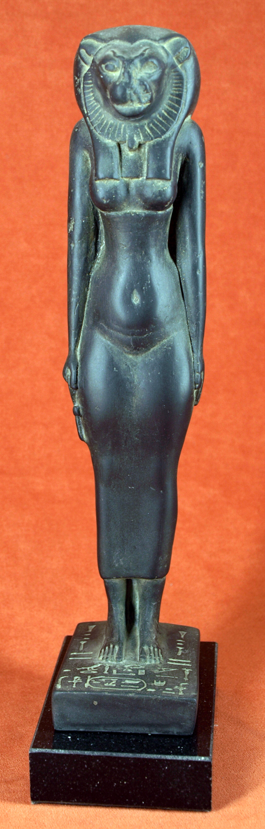 Sekmet de Piankhi (con Ank sin disco)
