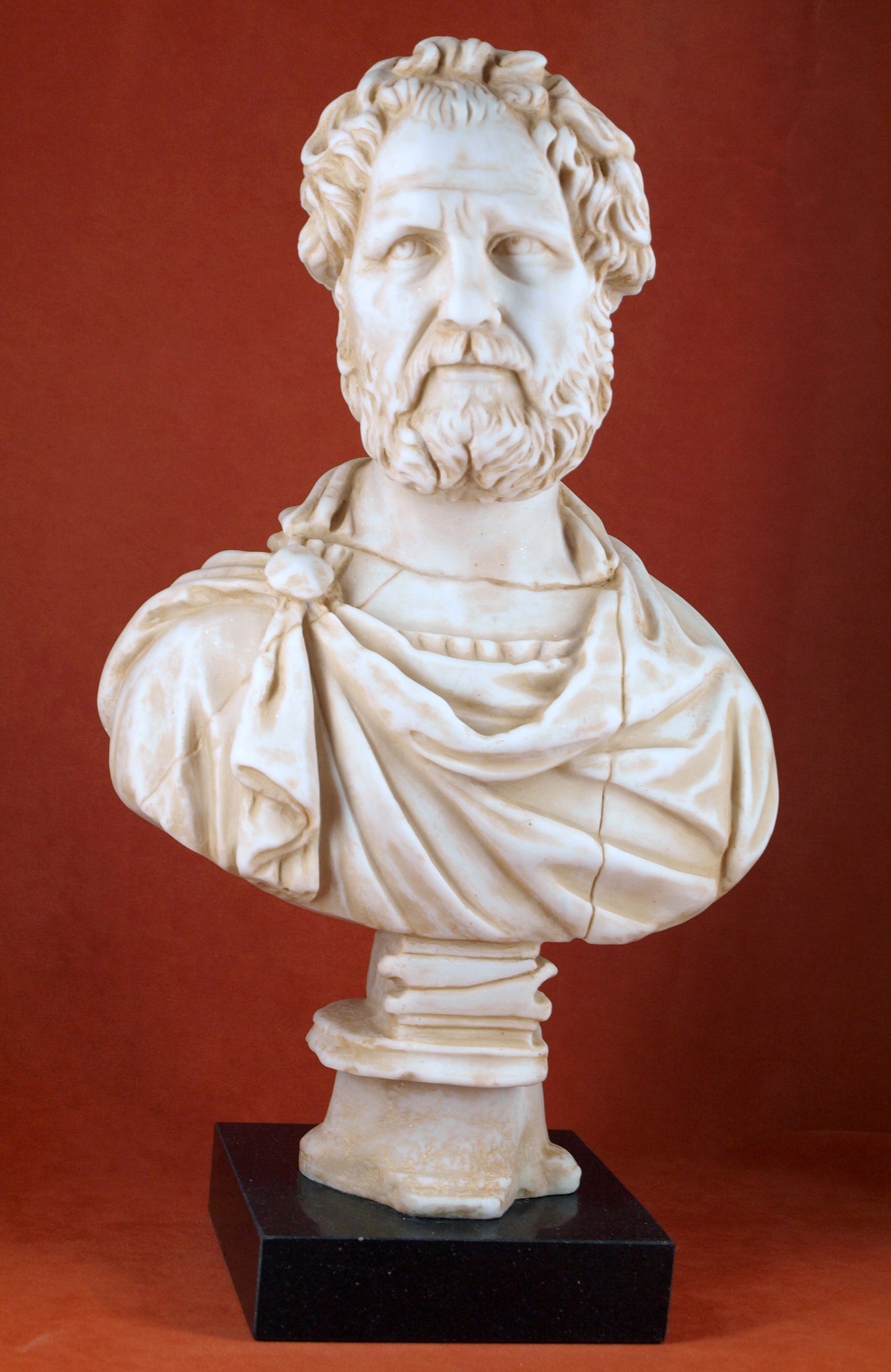escultura de emperador romano en resina y mármol