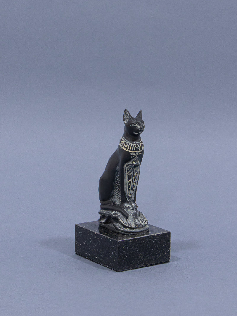 figura egipcia artesanal,