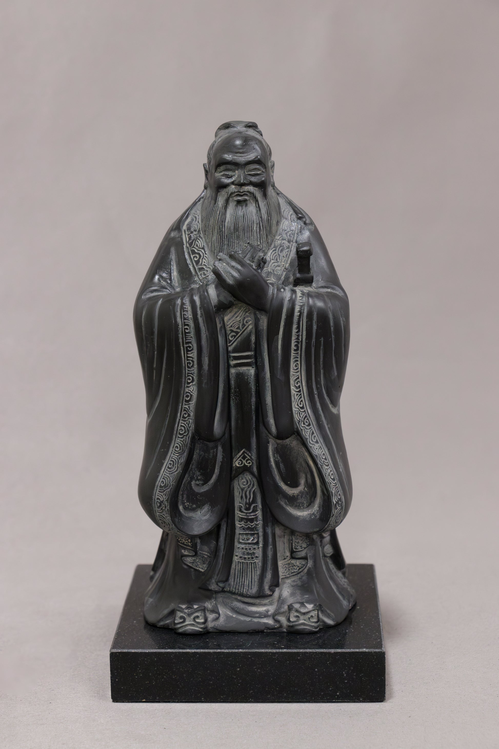 escultura de confucio